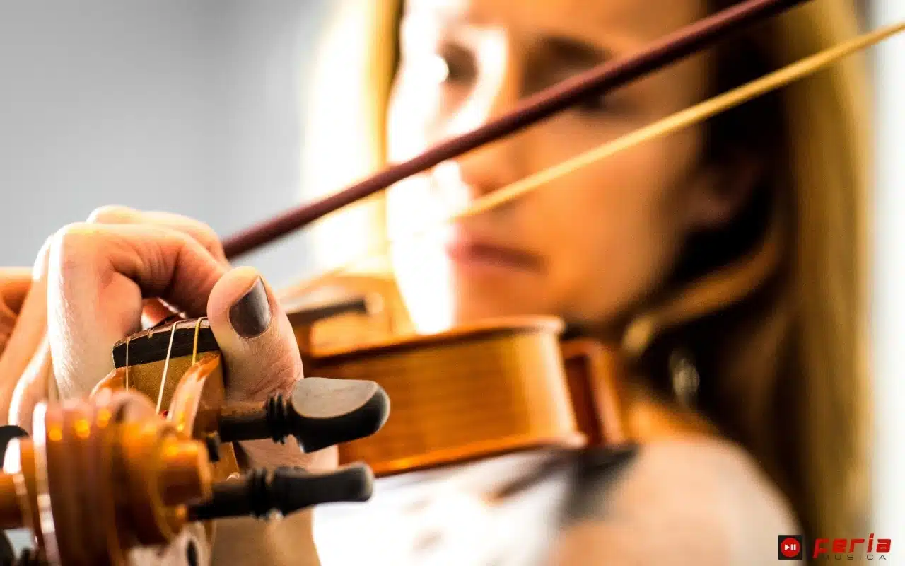 jouer du violon femme