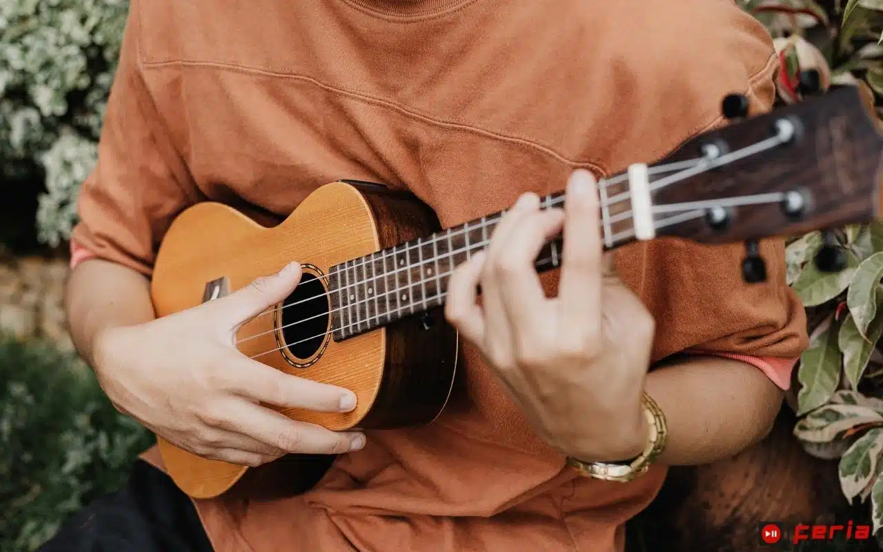 Apprendre le picking ukulélé : notre guide 4 Positionnement ukulele corps