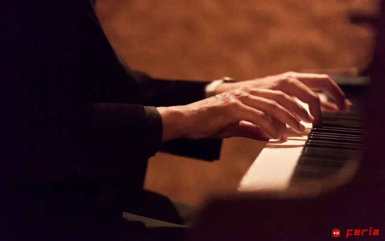jouer-piano-deux-mains