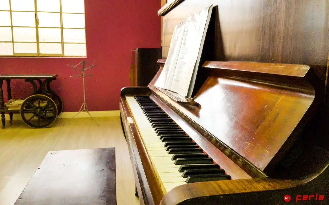 Quels sont les différents types de pianos ? 2 pianos verticaux