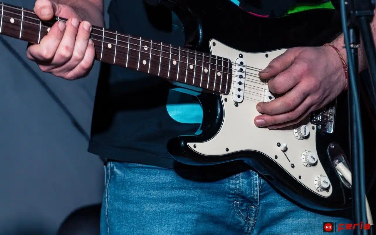 guitare pour gaucher ou pour droitier inversée