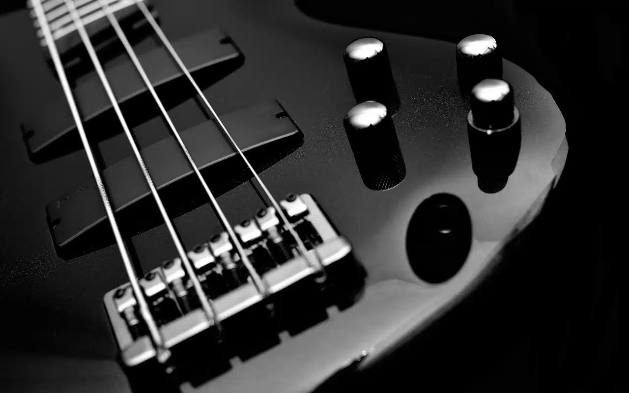 Comment choisir la bonne basse électrique : tous les conseils pour trouver le bon modèle !