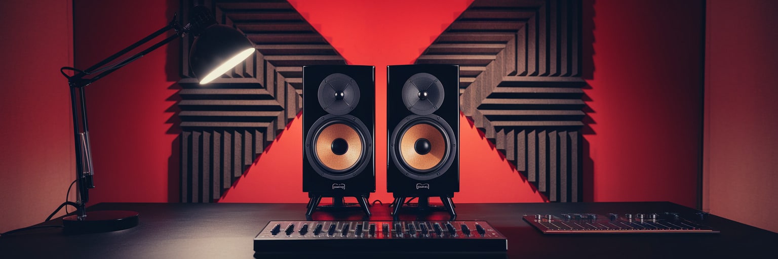 Los 9 mejores monitores de estudio de 2026 2 Illustration musicale – Colocación y errores que debes evitar