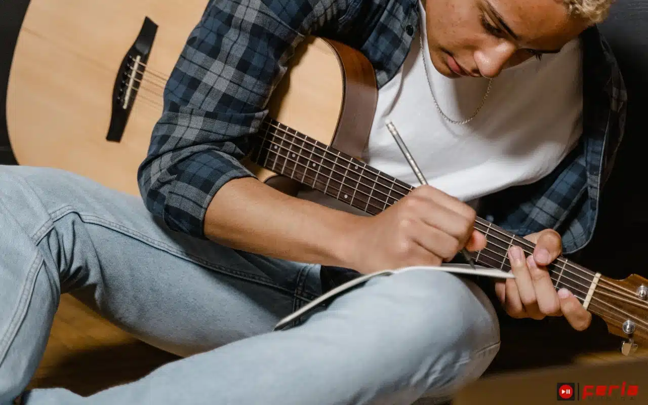 Aprende a componer una canción con guitarra: La guía definitiva
