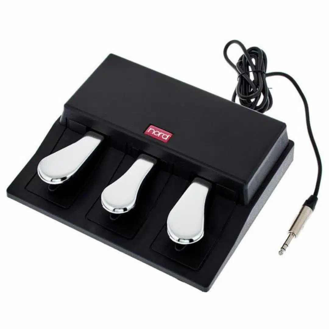 Los 10 Mejores Pedales de sustain para teclados 14 Clavia Nord Triple Pedal