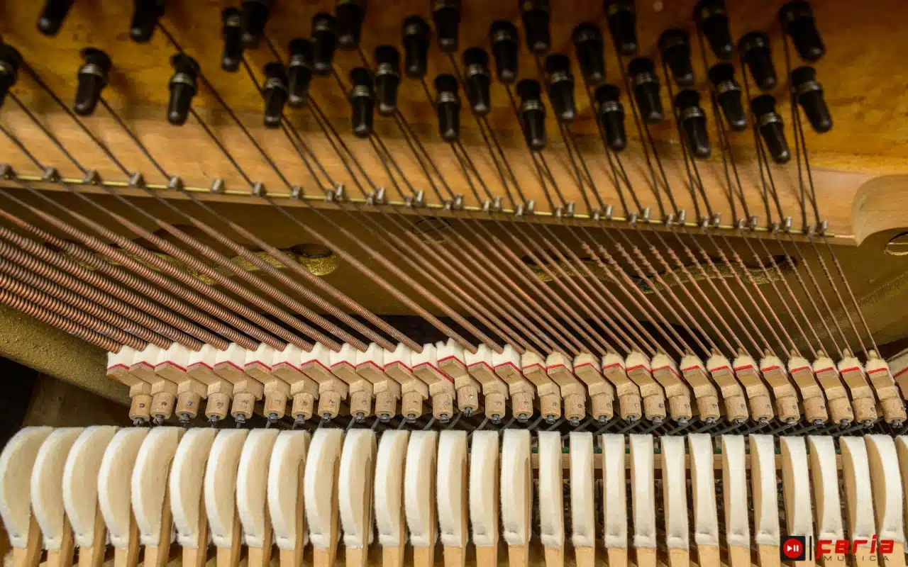 Componentes principales del mecanismo del piano