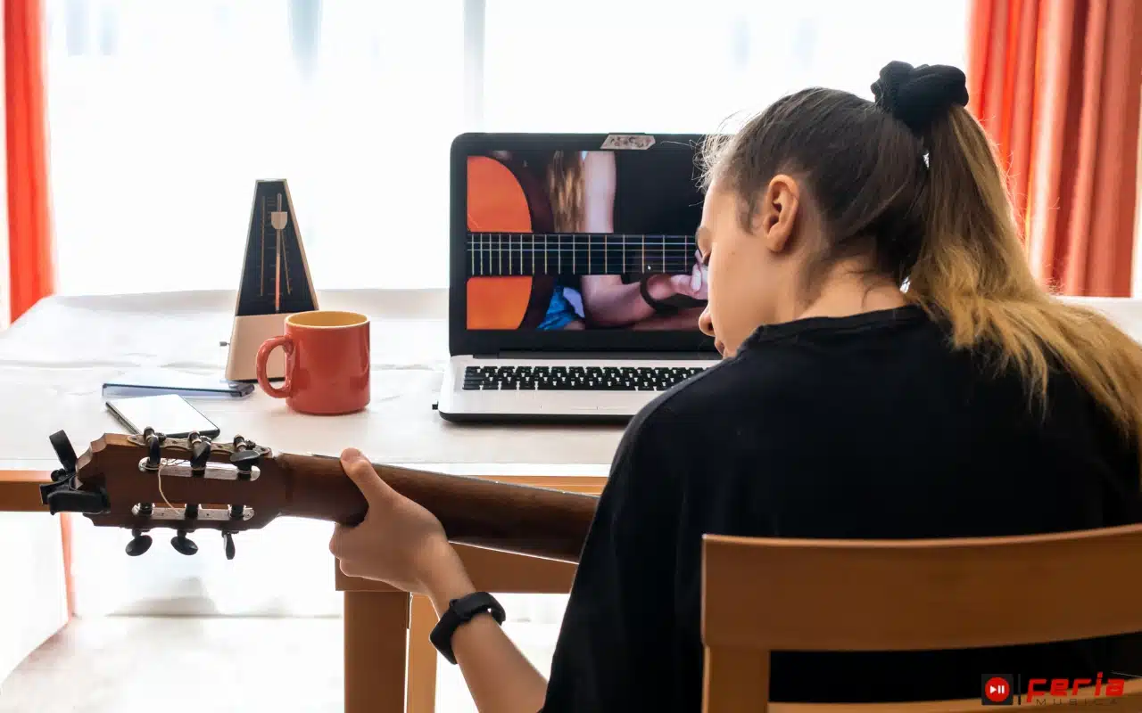 Aprender solfeo para guitarra: Tu guía completa para dominar el arte de la lectura musical 2 Pasos para aprender solfeo en la guitarra