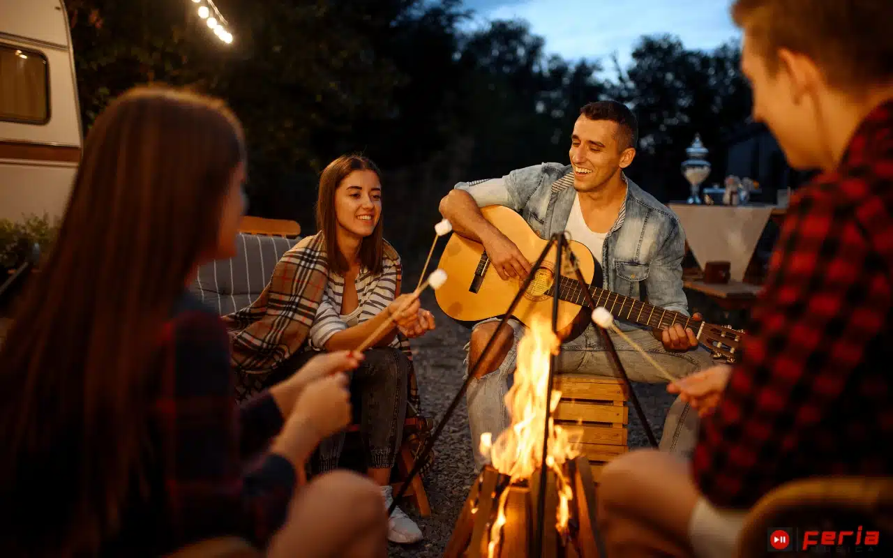 Las mejores canciones para acompañar con guitarra y llenar de magia tus momentos