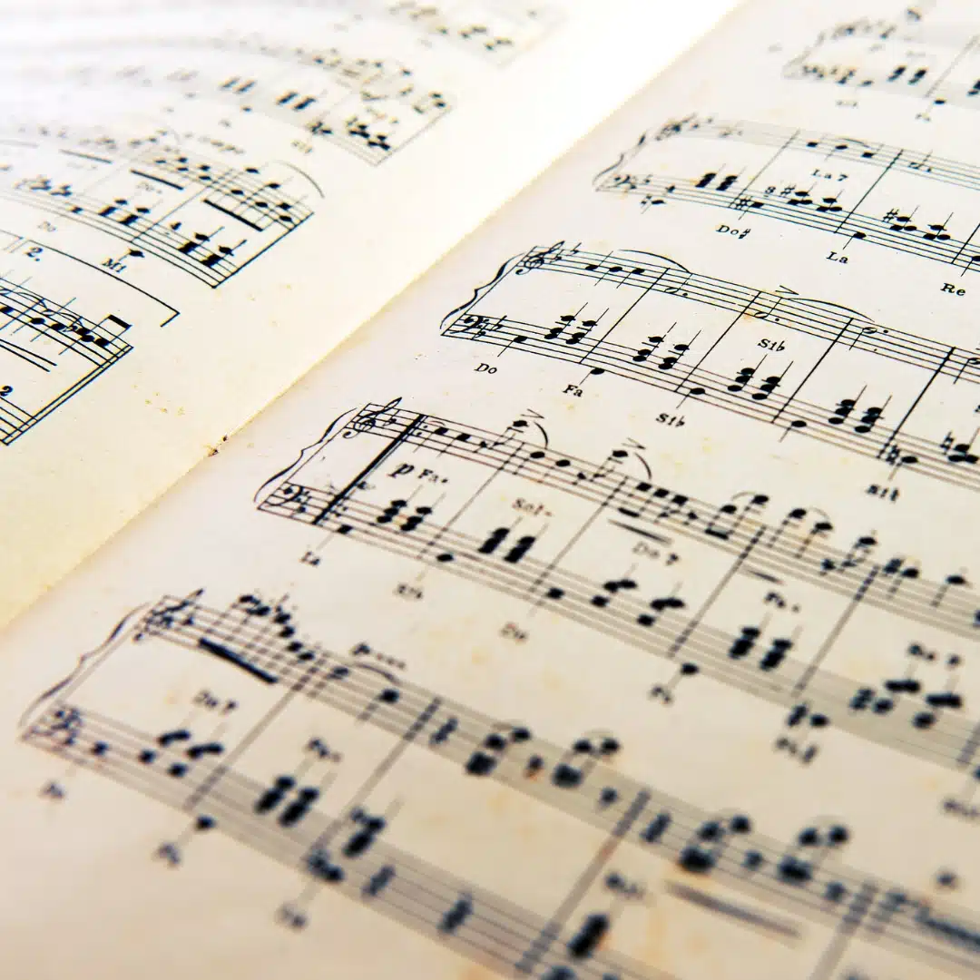 Quels genres de musique sont appropriés pour les débutants au piano ? 1 Conseils pour choisir les partitions appropriées