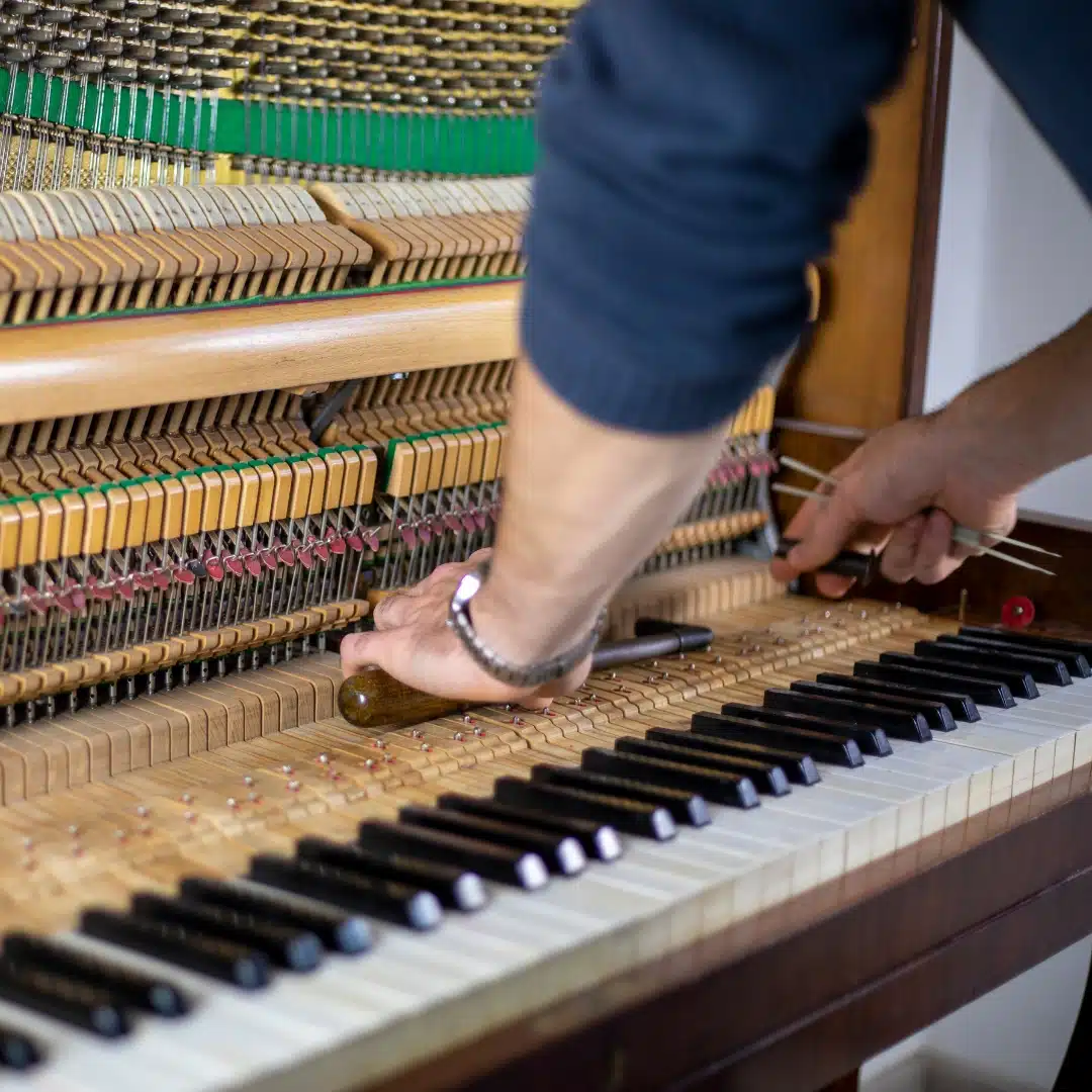 Facteurs influencant la coloration sonore du piano