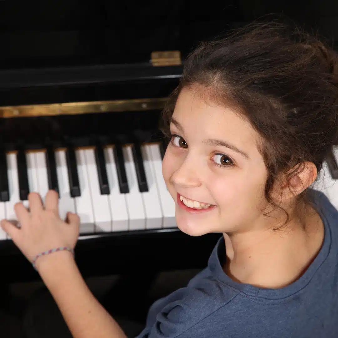 Quel impact le choix de la première pièce de musique a-t-il sur l'apprentissage du piano ? 2 choix de la premiere oeuvre et letablissement de bonnes habitudes de pratique