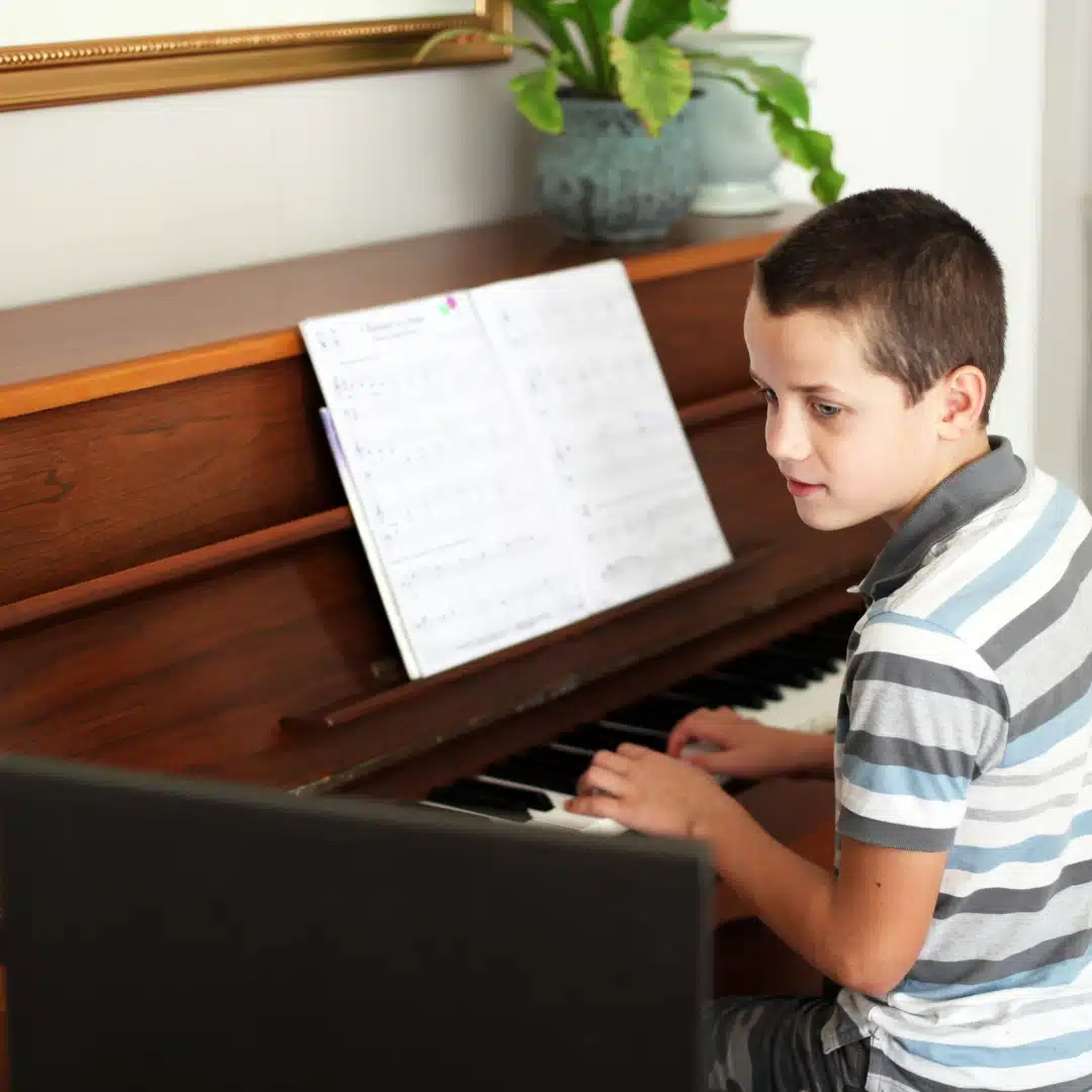 Quel impact le choix de la première pièce de musique a-t-il sur l'apprentissage du piano ? 1 complexité de la première œuvre et son effet sur la courbe d'apprentissage