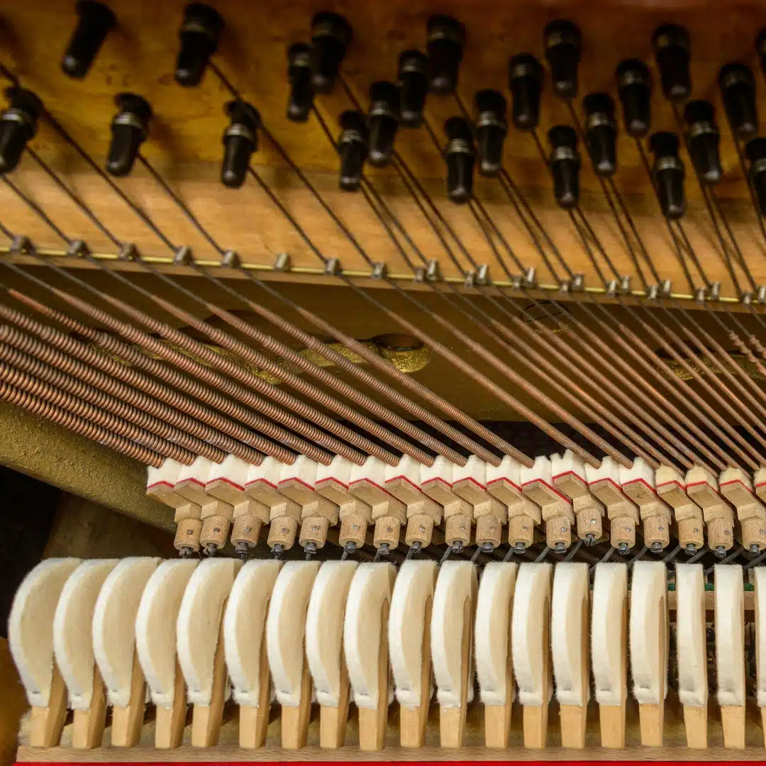 Qu'est-ce qui rend le son d'un piano unique ? 1 secrets de la mécanique du piano