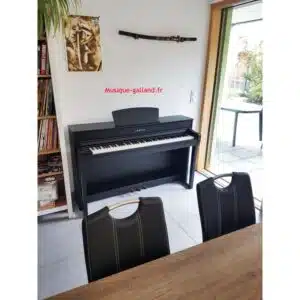 Yamaha CLP-835 Noir